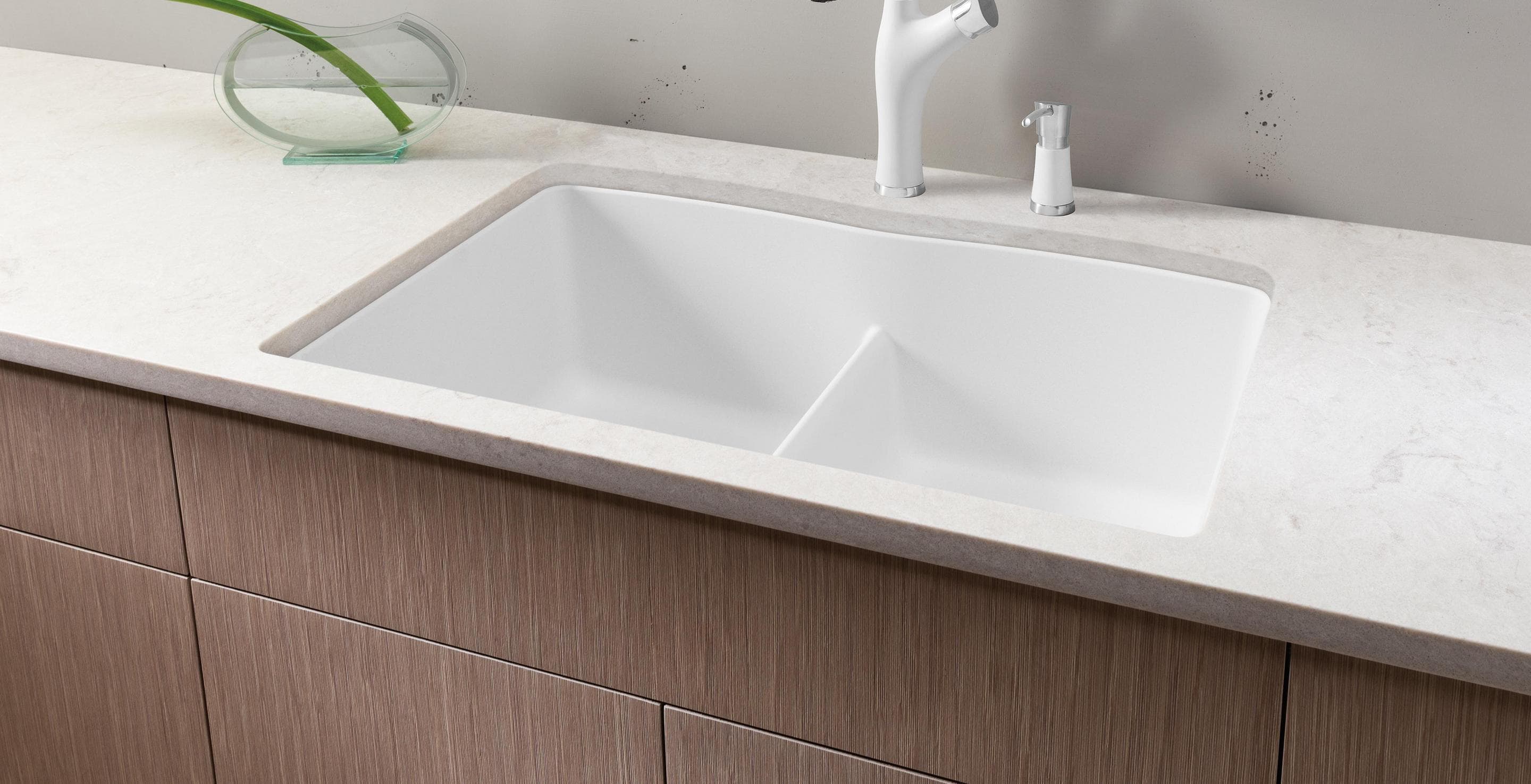 Detalle de la tarja BLANCO DIAMOND en SILGRANIT
