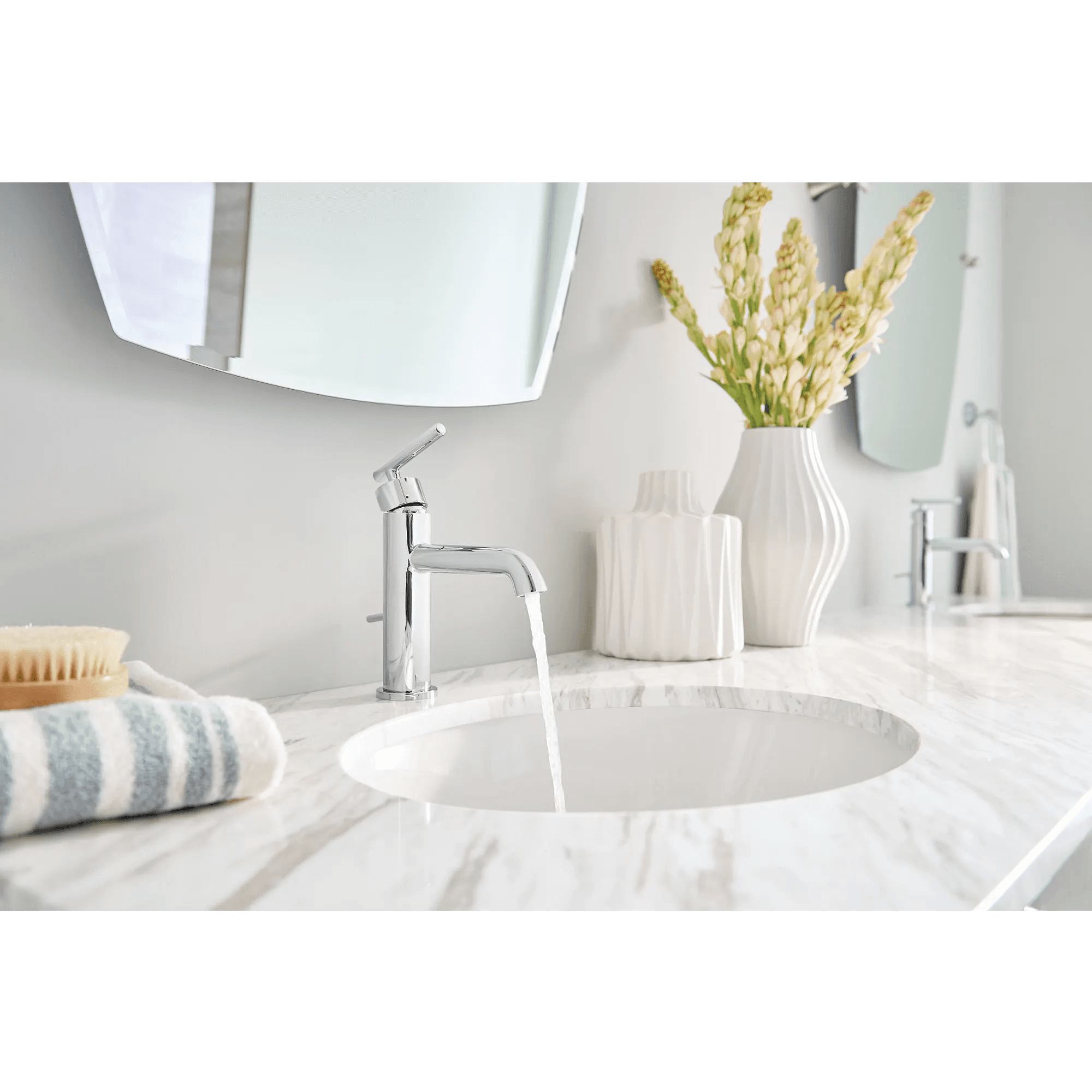 Llave de lavabo Moen Gibson 6145 vista de detalle