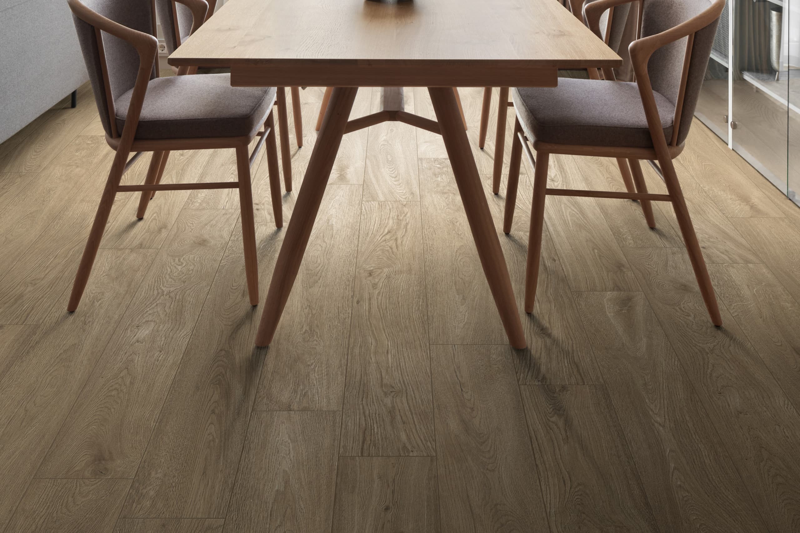 Porcelanatto CCU Boheme Marrón efecto madera en ambiente interior