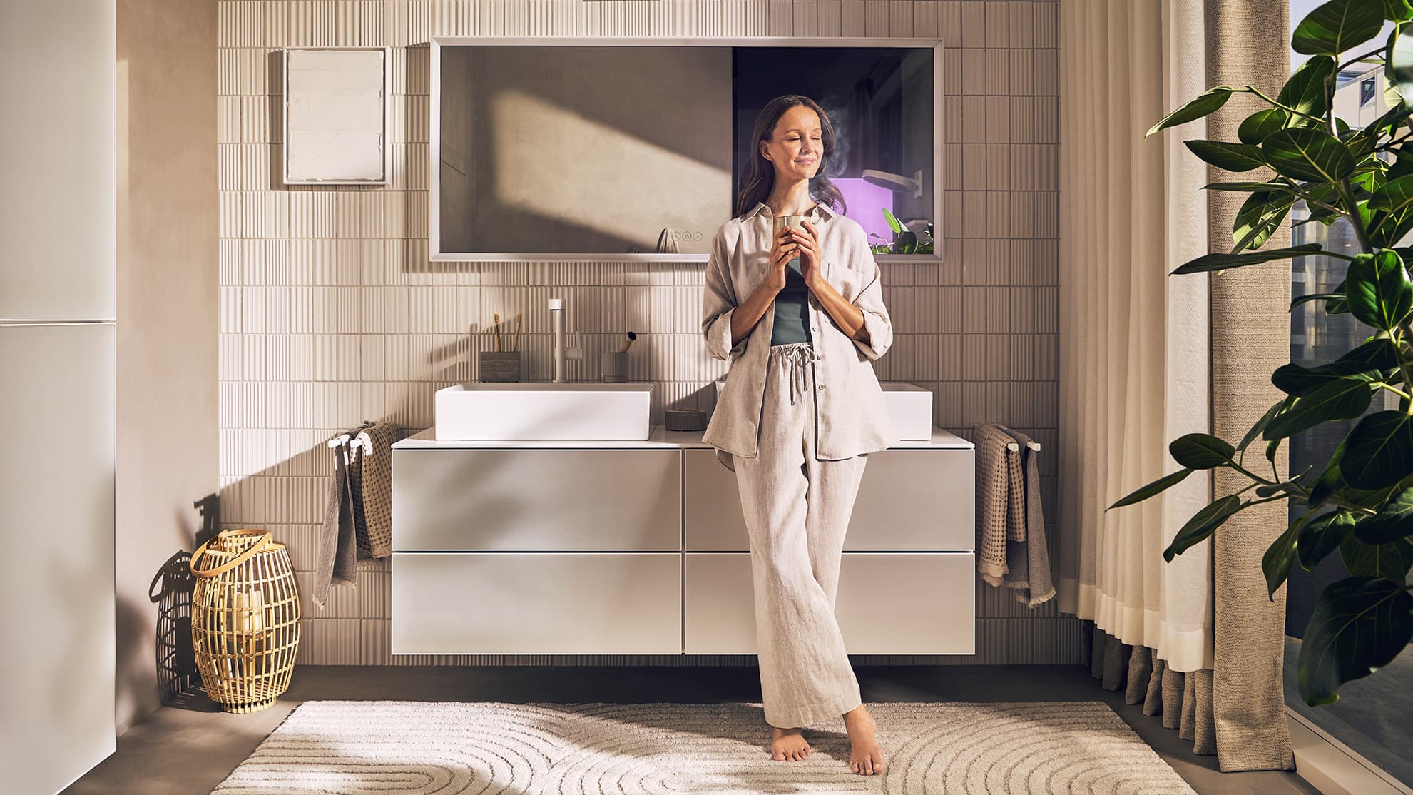 Grifería de lavabo hansgrohe Finoris en blanco mate con ducha extraíble