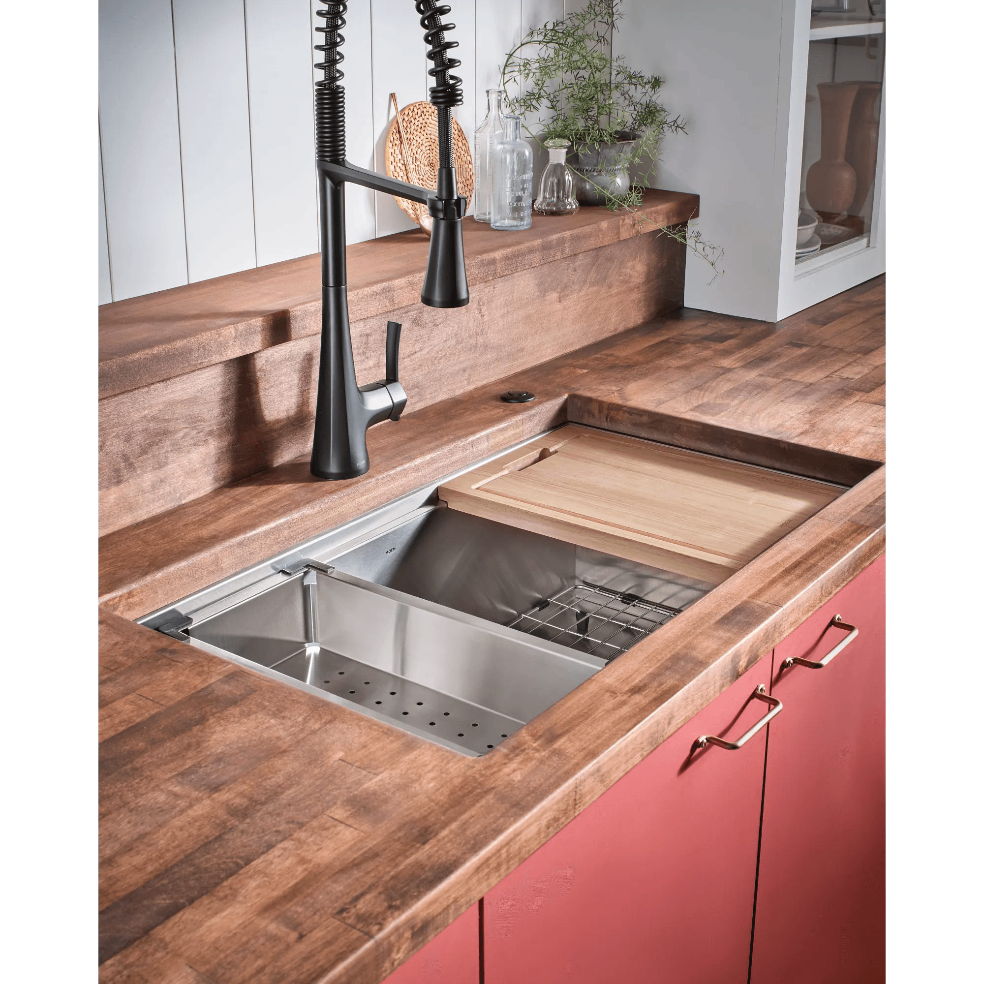 Fregadero workstation Moen Luxe Chef GS181020BUX con accesorios