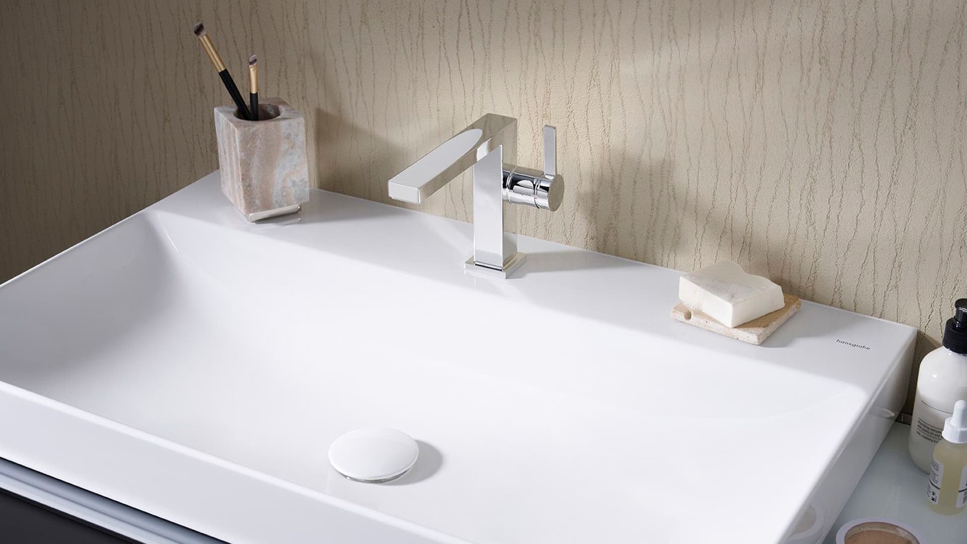 Grifería rectangular hansgrohe Tecturis E con cartucho cilíndrico