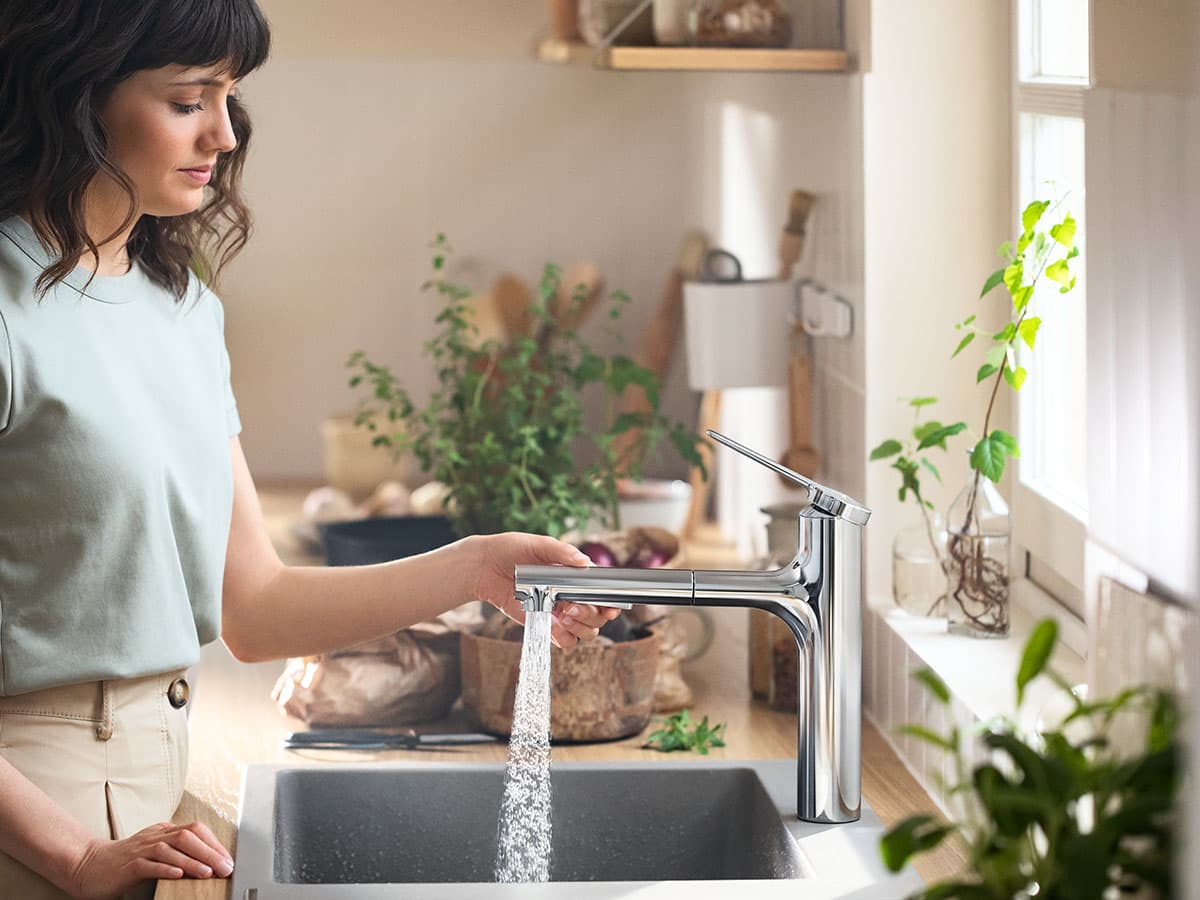 Grifería hansgrohe Zesis M33 en cromo con chorro de ducha