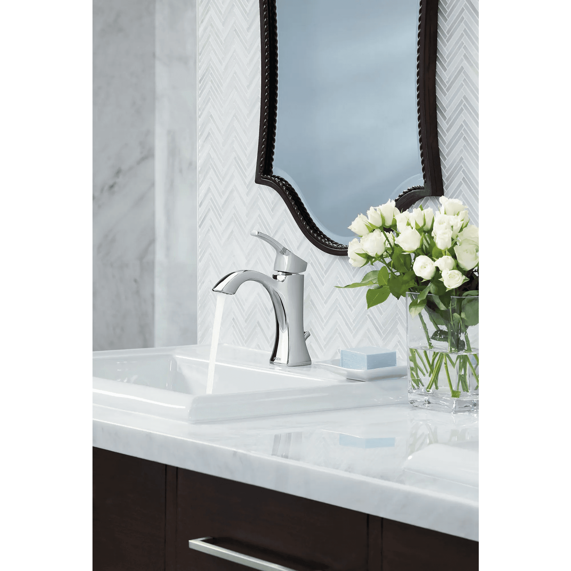Llave de lavabo monomando Moen Voss 6903